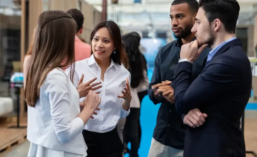 people networking with the 7-minute rule