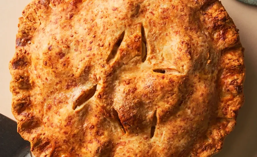fall apple pie with cheddar crust