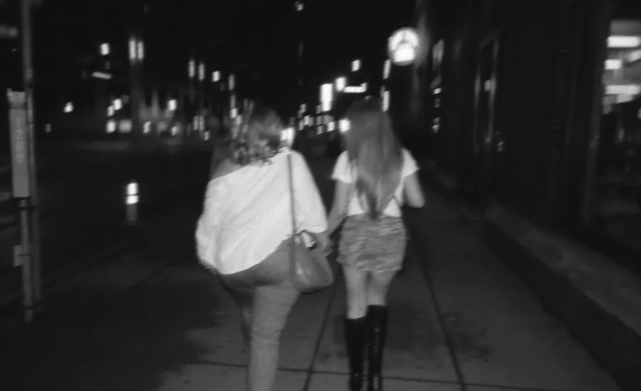 girls-night-modern-female-friendships