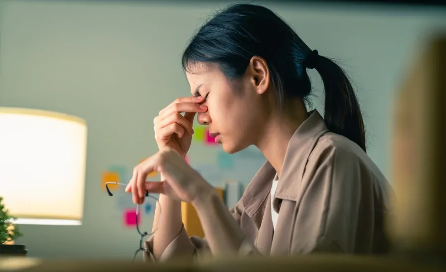 woman working late night at the office